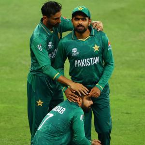 Pakistan PM Khan leads praise after team's WC loss
