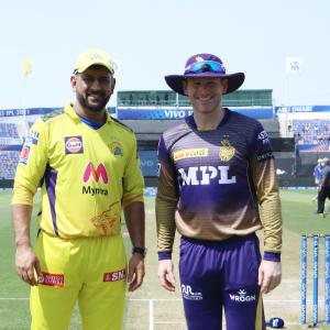 IPL: Which captain performed better? Dhoni or Morgan?