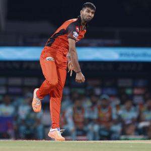 Injured Sundar likely to miss SRH's next two matches