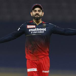 Shastri tells out-of-form Kohli to 'pull out of IPL'