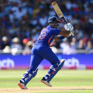 Suryakumar closes in on top spot in ICC T20I rankings