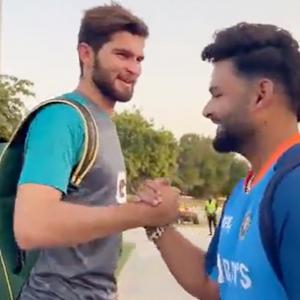 SEE: Afridi Wants To Be Like Pant!