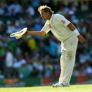 Cricketers to wear floppy hats in Warne tribute at MCG