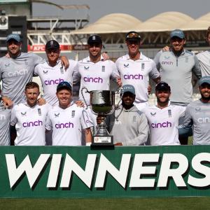 PIX: England first team to whitewash Pakistan at home