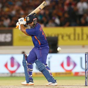 'Pant hasn't learned from his previous dismissals'