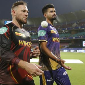 What contributed to KKR's downfall in IPL 2022?