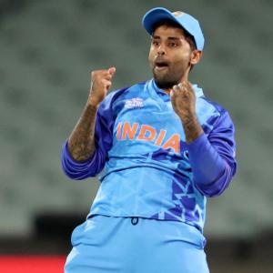 Suryakumar stays atop the ICC T20! rankings yet again