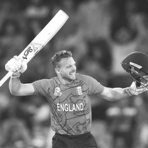 Buttler wants to win to inspire England's football team