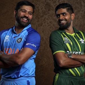 What do India, Pakistan players talk about?
