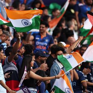 PIX: India Fans Colour SCG Blue