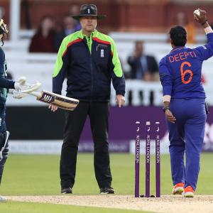 Ashwin takes on England players over 'run out' wicket