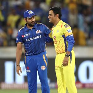 Who's the best IPL captain? Rohit or Dhoni?