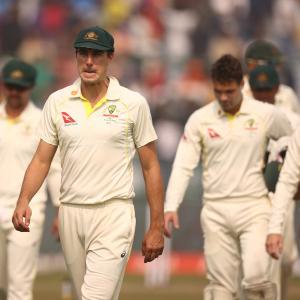 Lawson blames Cummins for Australia's dismal show