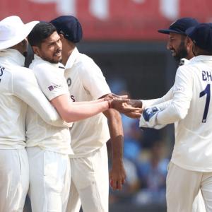 Heroic Umesh Brings India Back Into Test