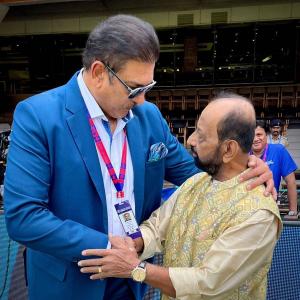 Ravi Shastri meets 'childhood hero' at Chinnaswamy