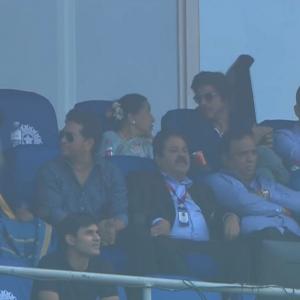 Sadhguru cheers with SRK, Anushka for India's win