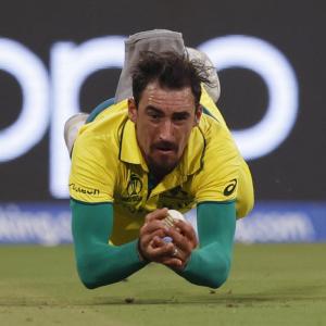 Australia, Sri Lanka in battle for first victory