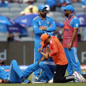 Injury concern for India? Hardik limps off the field