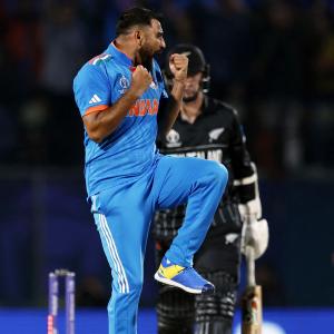 PIX: India ease past New Zealand, end 20-year wait