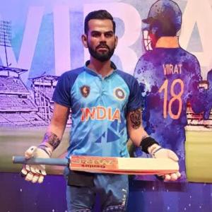 Kohli's wax statue leaves fans scratching their heads