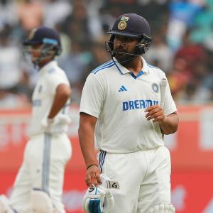 Zaheer Khan exposes India's batting weaknesses