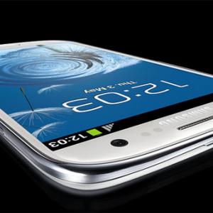 LOOK: Samsung Galaxy S III: The android becomes human!