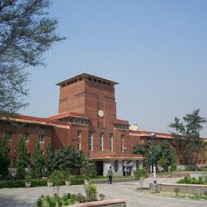 DU clears 3-yr format for under graduate courses