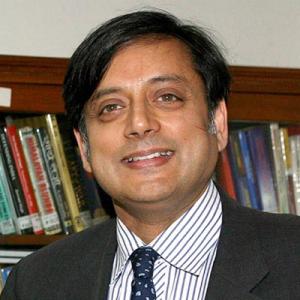 Shashi Tharoor backs DU's four-year degree programme