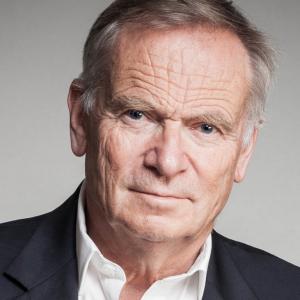 Chat with bestselling author Jeffrey Archer!