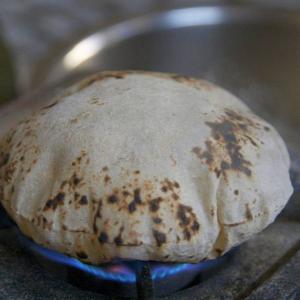Which is healthier: Chapati or rice?