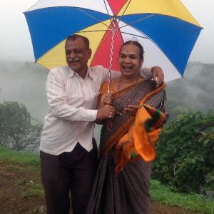 Monsoon pics: Romance in the rains