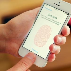Even your phone's fingerprint sensor isn't safe!