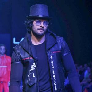 Hollywood's new darling Ali Fazal gave us the best fashion week surprise!