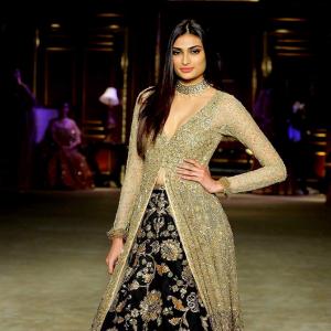 India Couture Week: Athiya is a bewitching beauty in black