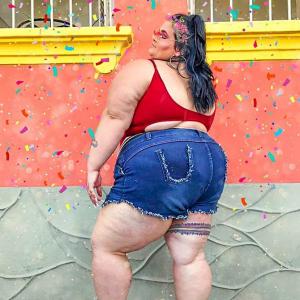 This badass dancer proves that SEXY doesn't have a size