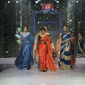 Stunning pix: Mandira wows in a sari