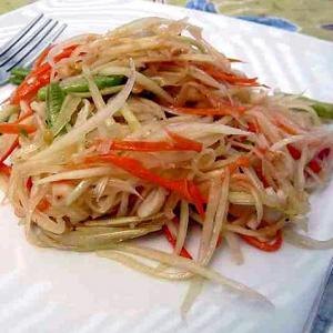 A delicious green papaya salad recipe you must try