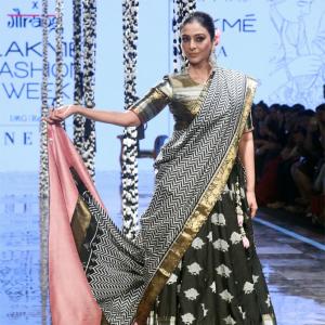Must-see! Tabu scorches the ramp in a lehenga