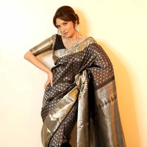 Ankita, Vidya, Esha Dazzle In Saris