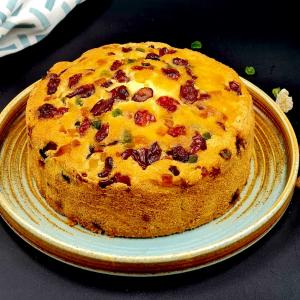 Recipes: Fruity Cake, Sweet Buns