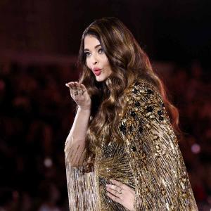Who Is Aishwarya Blowing Kisses To?