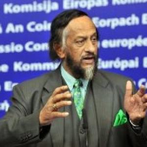 Pachauri attacks the 'climategate' affair 