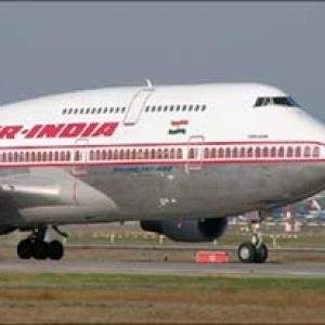 Air India slashes officers' incentive pay by 50%