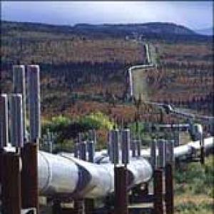 Gas pipeline: Iran seeks Pak's commitment to project