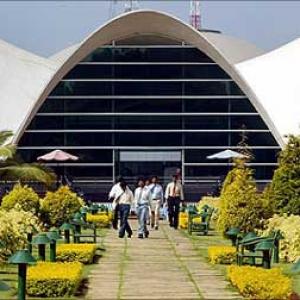 Top Infosys executives' salaries raised to Rs 6 crore