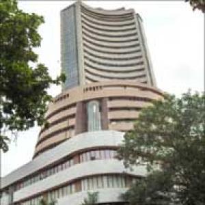 Sensex down 62 points in early trade