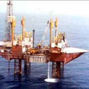 Oil output rose 7% in 2009-10, says govt