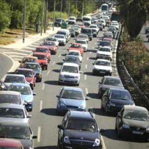 Fewer Indians will buy cars in 2012: SIAM
