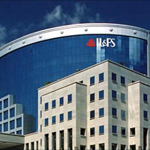 IL&FS now looks at restructuring, appoints consultant
