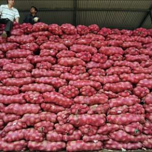 Raid unearths hidden stocks of 7,000 kg onions